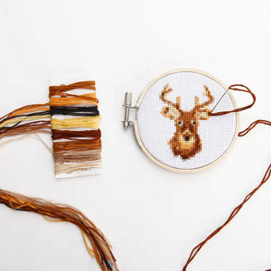 Huckleberry Mini Deer Cross Stitch Kit-Huckleberry-centristecnologia